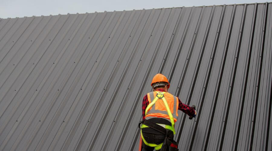 Expert Emergency Roof Repairs services in Devine, TX
